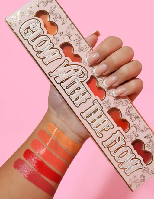 Hot P.Louise Glow With The Flow Cream Blusher Palette Blush