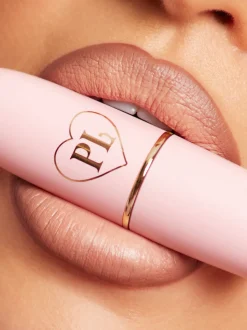 Hot P.Louise Kiss and Makeup Lip Kit Lip Liner|Lipstick